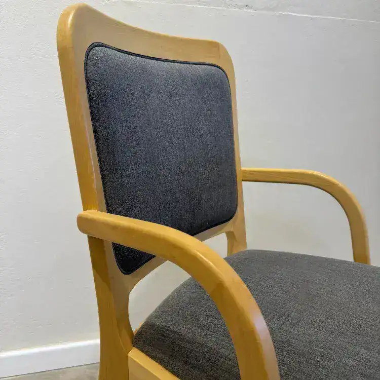 Silla puntera cabecera apoyabrazos madera Lulú - SILVINA C 3 Silla puntera cabecera apoyabrazos madera Lulú - SILVINA C 3
