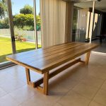 Mesa comedor madera Petiribí macizo Nápoles