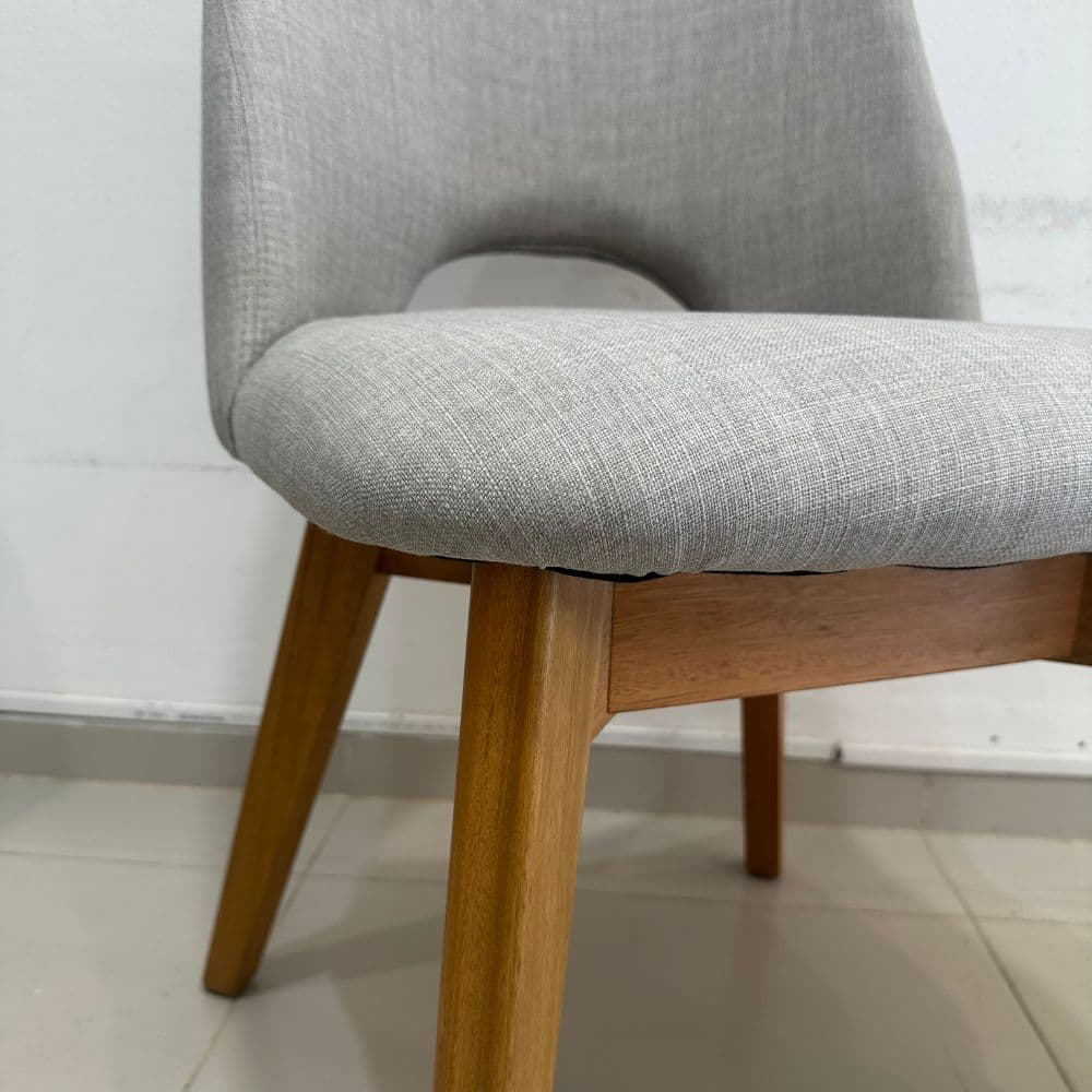Silla comedor Nórdica tapizada Duna - SILVINA C 4 Silla comedor Nórdica tapizada Duna - SILVINA C 4